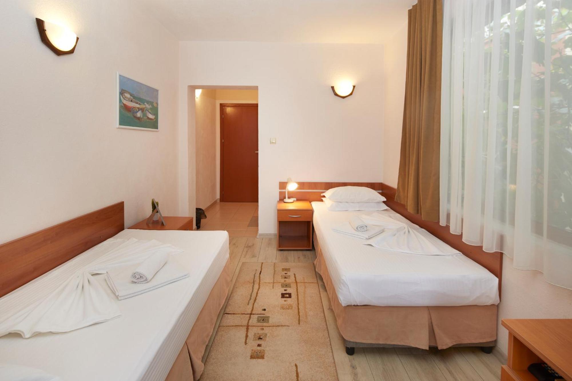 Nirvana Guest House 内塞伯尔 外观 照片