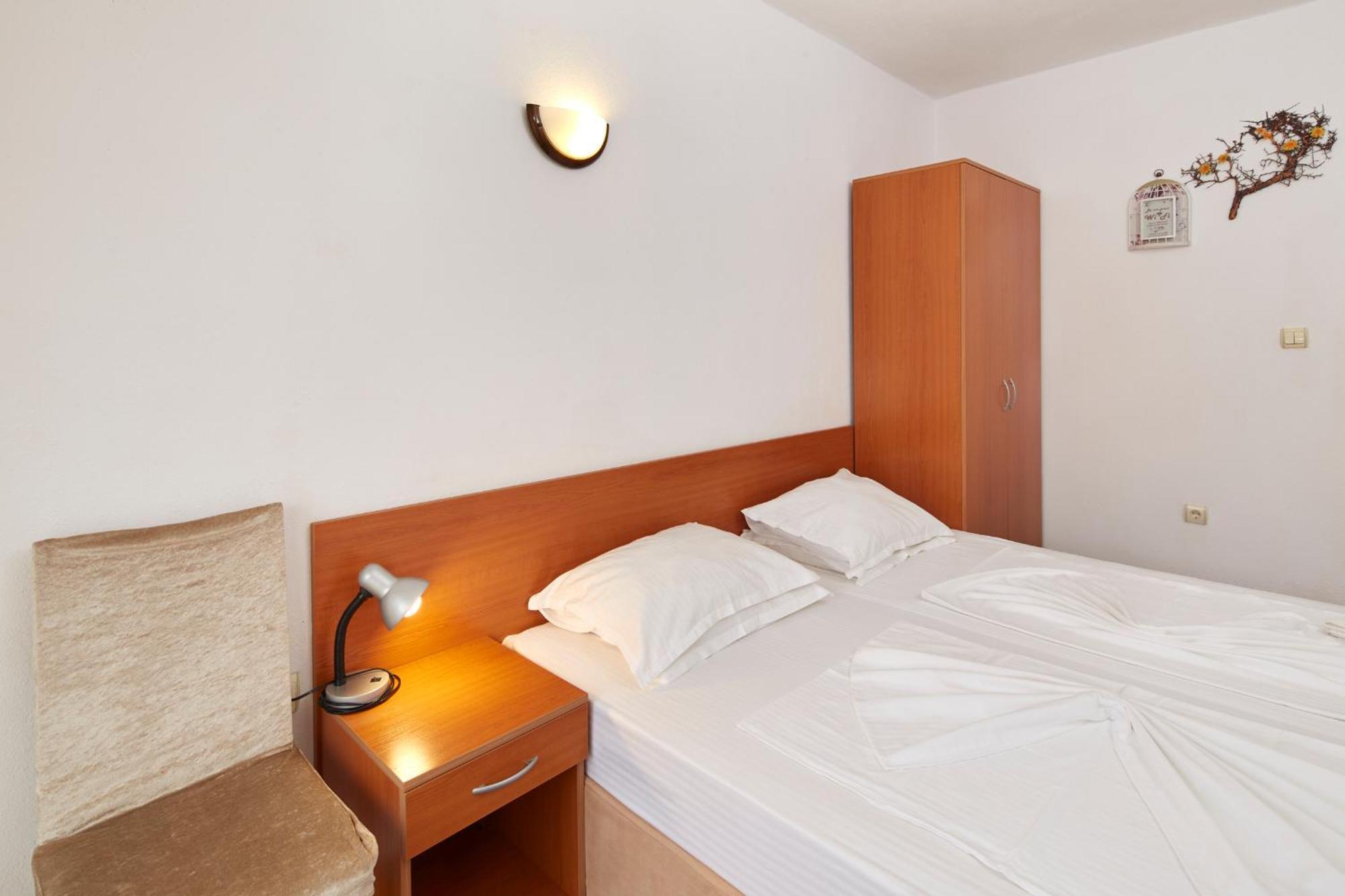 Nirvana Guest House 内塞伯尔 外观 照片