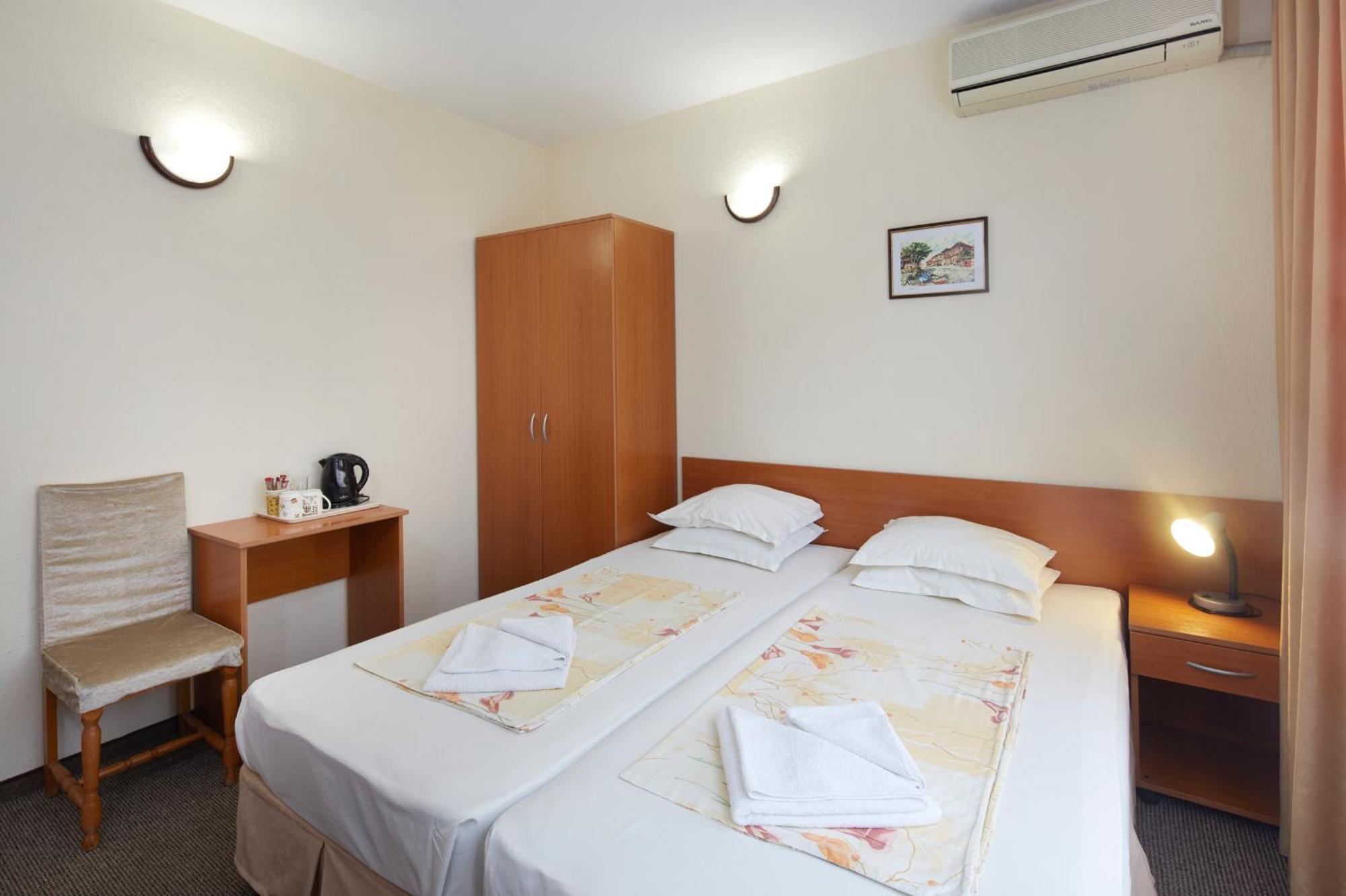 Nirvana Guest House 内塞伯尔 外观 照片