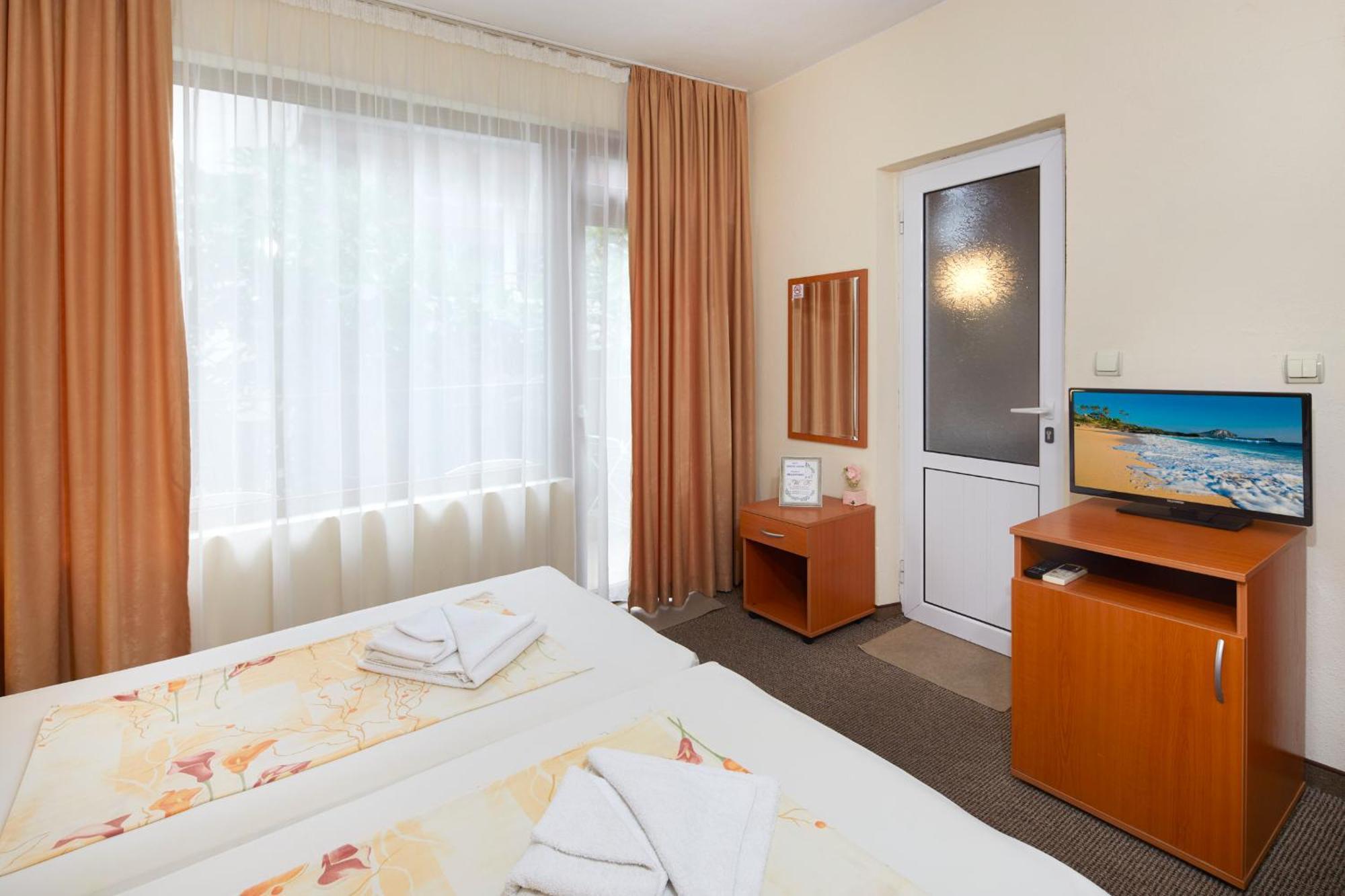 Nirvana Guest House 内塞伯尔 外观 照片