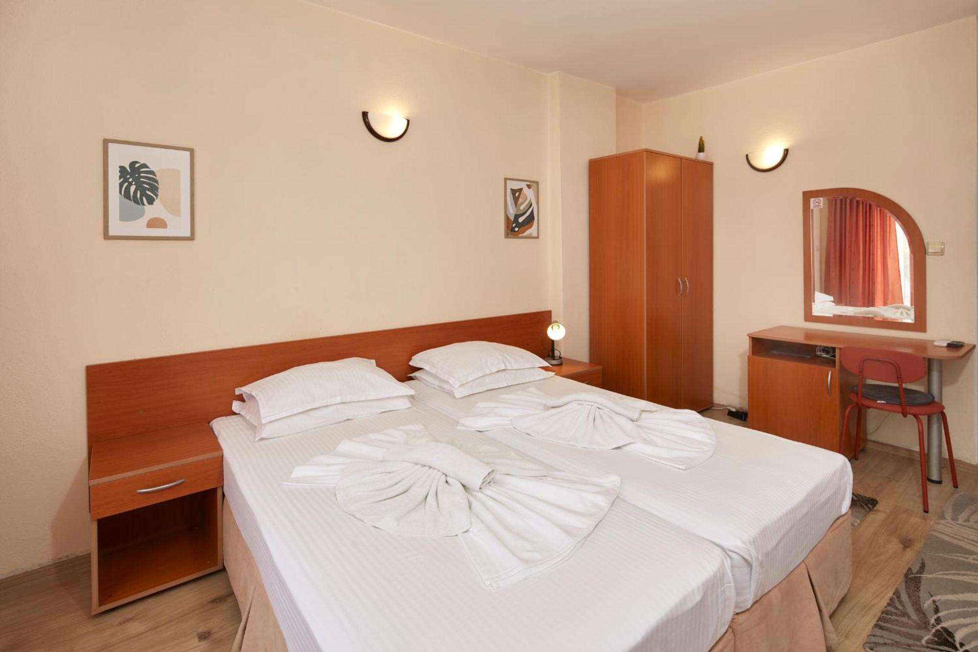 Nirvana Guest House 内塞伯尔 外观 照片