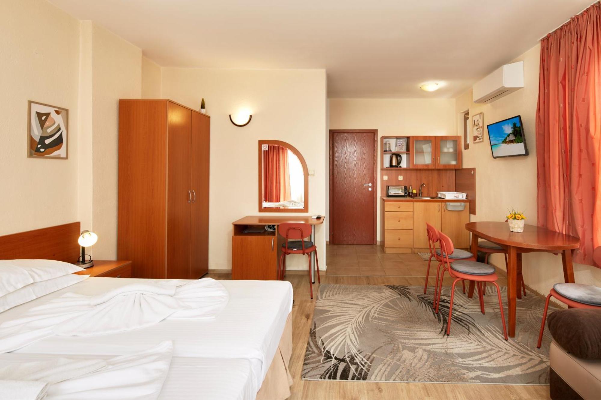 Nirvana Guest House 内塞伯尔 外观 照片
